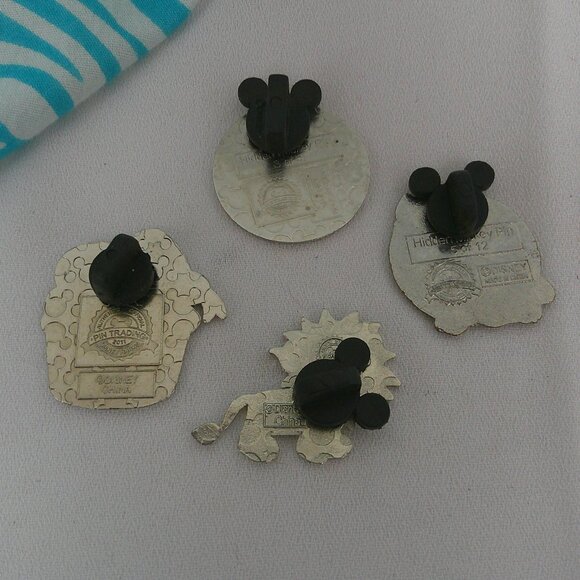 Four Walt Disney World Trading Pins - Picture 2 of 7
